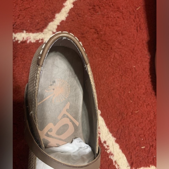 OTBT Salem size 5.5 GUC - Picture 12 of 14